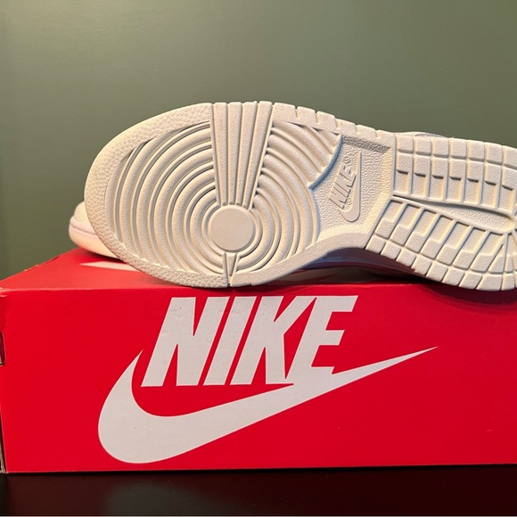 Nike Dunk Low - Picture 3 of 4